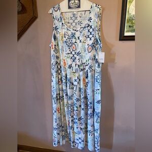 Croft & Barrow sleeveless maxi dress with beach theme print.